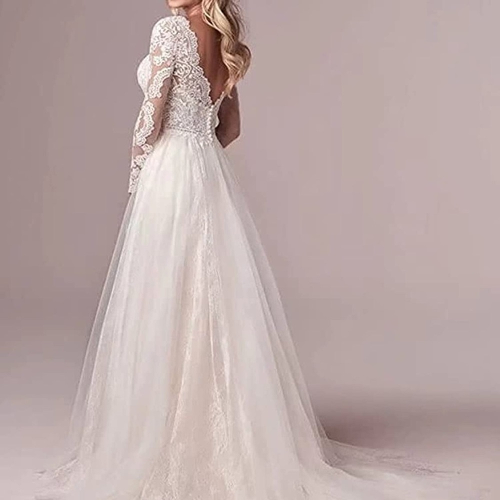 Lulus wedding dress - Picture 6 of 8